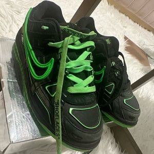 Nike Off White Sneakers size 13.5 Prechool